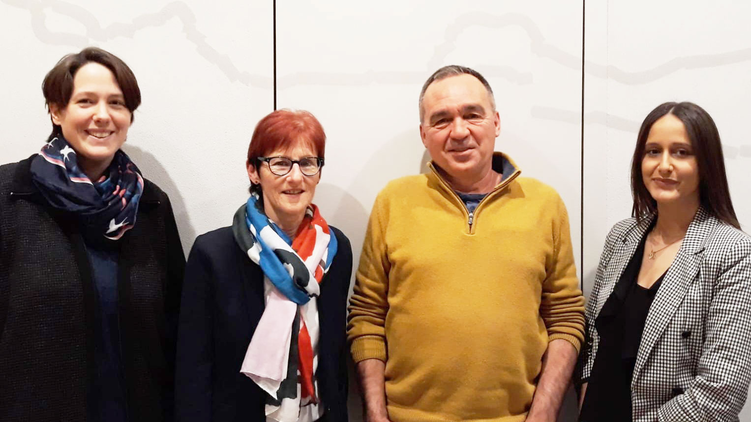 von links: Pia Zurbrügg (Vorstandsmitglied und Präsidentin SP Werdenberg), Barbara Gähwiler (Präsidentin SP Buchs), Andi Götz (Werkstatt Faire Zukunft), Tamara Cucuz (neugewähltes Vorstandsmitglied SP Buchs)